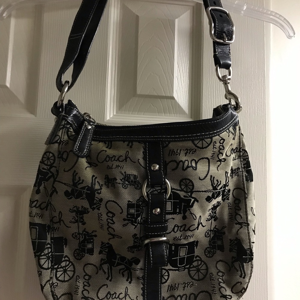 Black and gray pocketbook